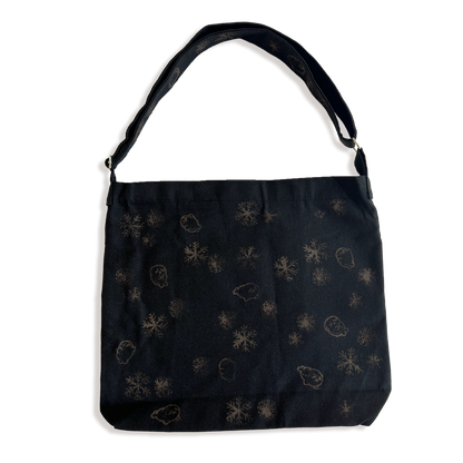 ZAYNE: tote