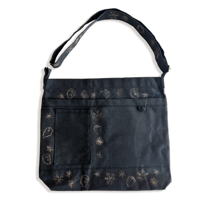 ZAYNE: tote